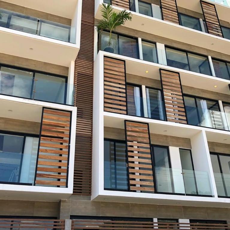 Luxe Top-Floor Incredible Roof Pool at Complex - Three-Bedroom Apartment - 34