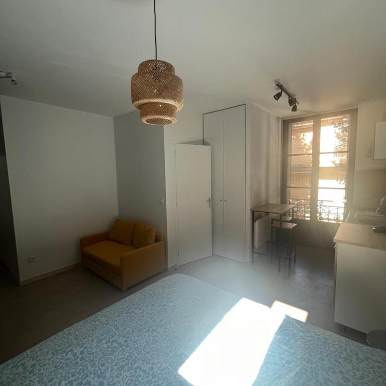 L'immeuble HORME - Au Cœur du Quartier Thermal - Vichy - King Studio with Sofa Bed - 3