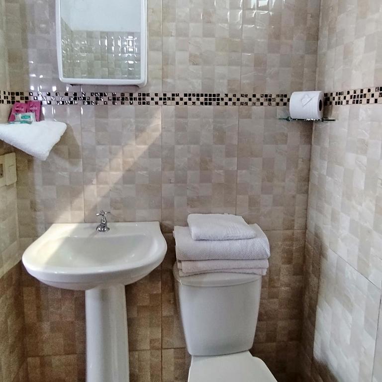 HOTEL TRAVEL Encarnación - Habitación Doble con baño privado - 5