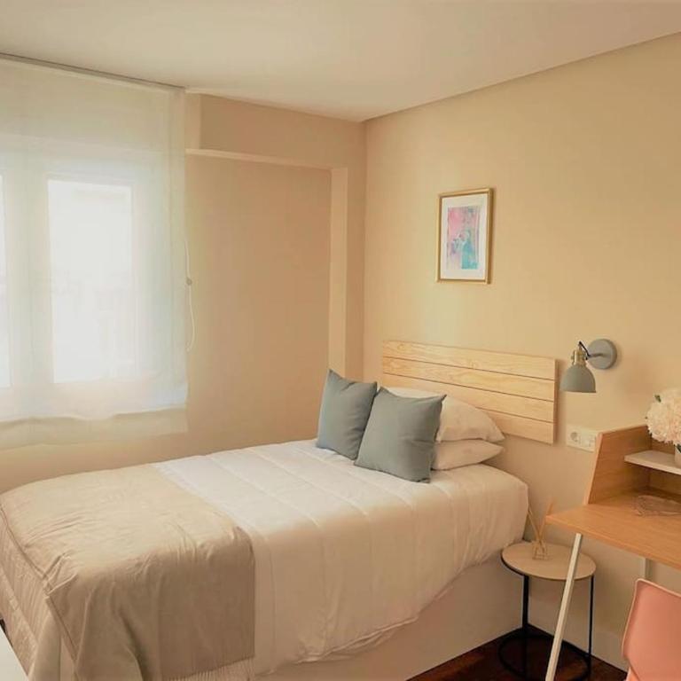 Rincón acogedor descubre la ciudad - Three-Bedroom Apartment - 4