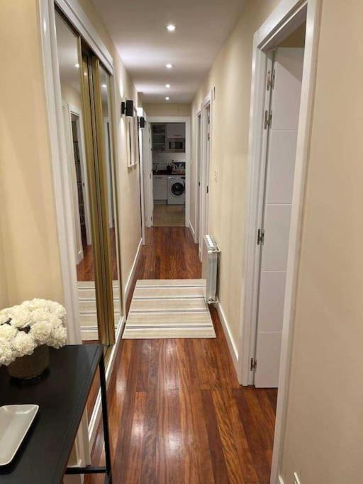 Rincón acogedor descubre la ciudad - Three-Bedroom Apartment - 13