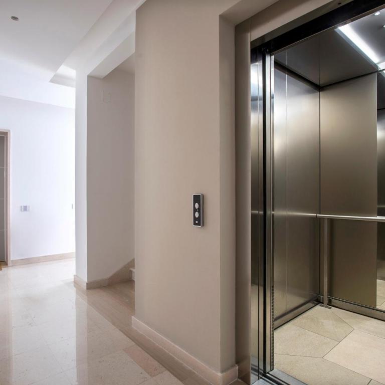 Sky Luxury - Appartamento con 2 Camere da Letto - 64