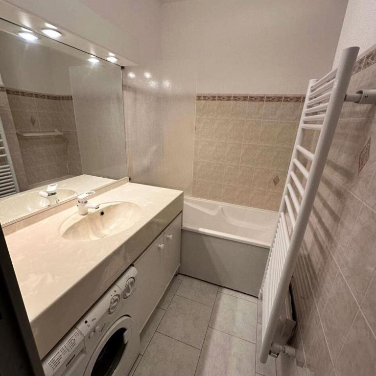 Résidence Lauriers - Appartement T2 dans le Domaine de la Coudoulière a proximité de la mer MAE-7021 - Apartment - 10