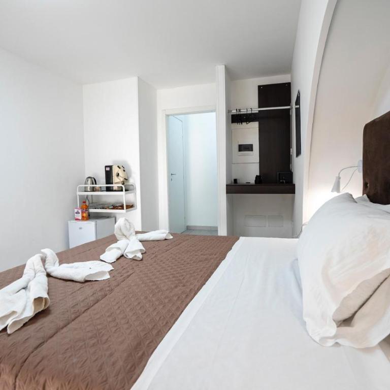 B&B Small Luxury Napoli Centrale - Camera Deluxe (2 Adulti + 1 Bambino) - 9