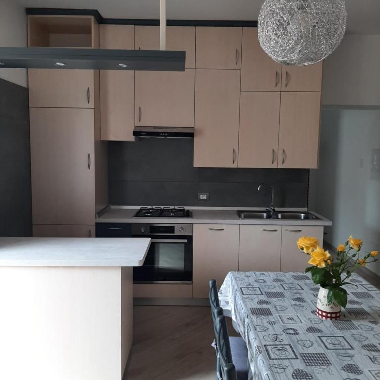 Appartamento Anto vicino al lago ai servizi al centro - Apartment - 3