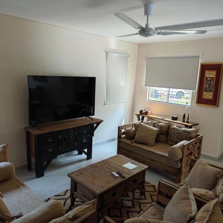 Casa Con Vista al Lago Ypacaraí - Two-Bedroom House - 9