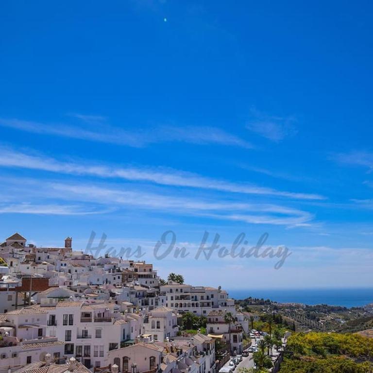 Penthouse 5 Arcos, Frigiliana, 2 bedroom, Pool, Large roof Terrace, BBQ and Amazing views HansOnHoliday Rentals - Apartamento de 2 dormitorios - 10