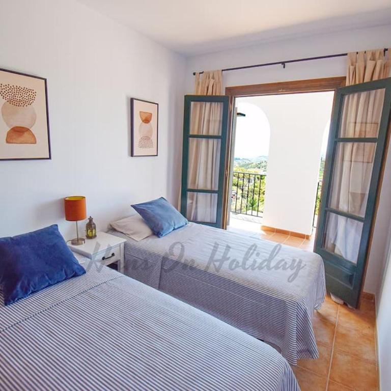 Penthouse 5 Arcos, Frigiliana, 2 bedroom, Pool, Large roof Terrace, BBQ and Amazing views HansOnHoliday Rentals - Apartamento de 2 dormitorios - 11