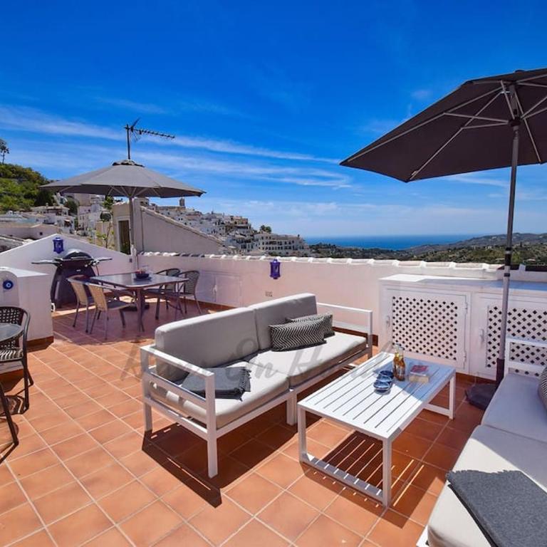 Penthouse 5 Arcos, Frigiliana, 2 bedroom, Pool, Large roof Terrace, BBQ and Amazing views HansOnHoliday Rentals - Apartamento de 2 dormitorios - 15