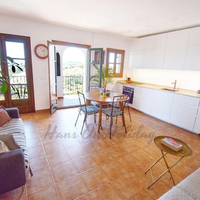 Penthouse 5 Arcos, Frigiliana, 2 bedroom, Pool, Large roof Terrace, BBQ and Amazing views HansOnHoliday Rentals - Apartamento de 2 dormitorios - 32