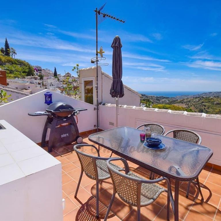 Penthouse 5 Arcos, Frigiliana, 2 bedroom, Pool, Large roof Terrace, BBQ and Amazing views HansOnHoliday Rentals - Apartamento de 2 dormitorios - 35