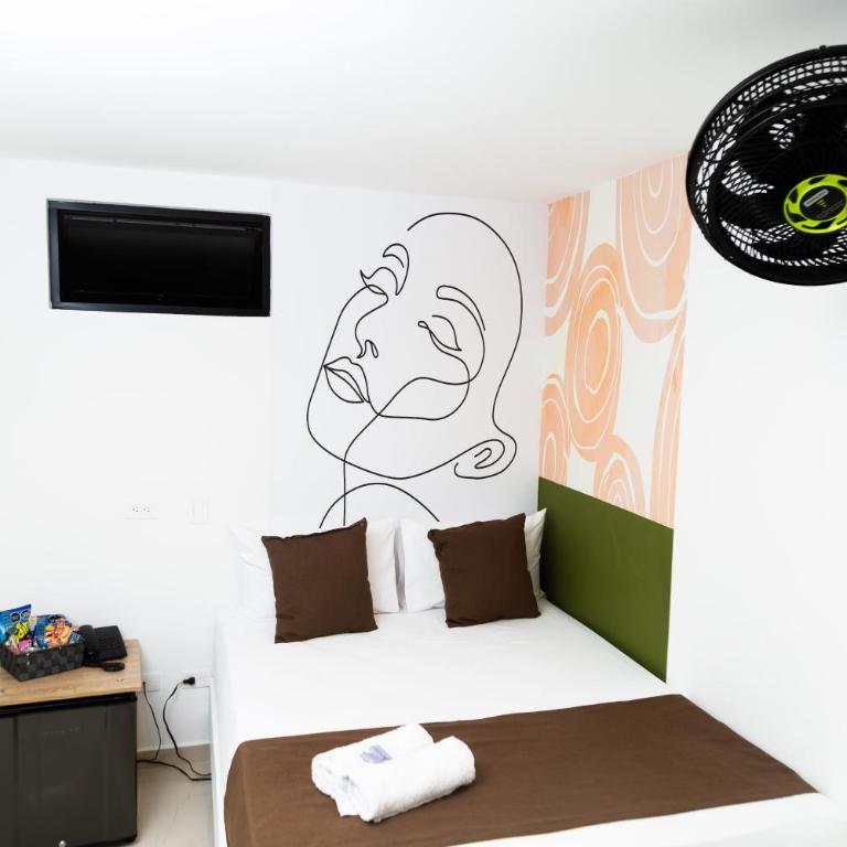 Bajo la luna hotel - Deluxe Room (2 Adults + 1 Child) - 17