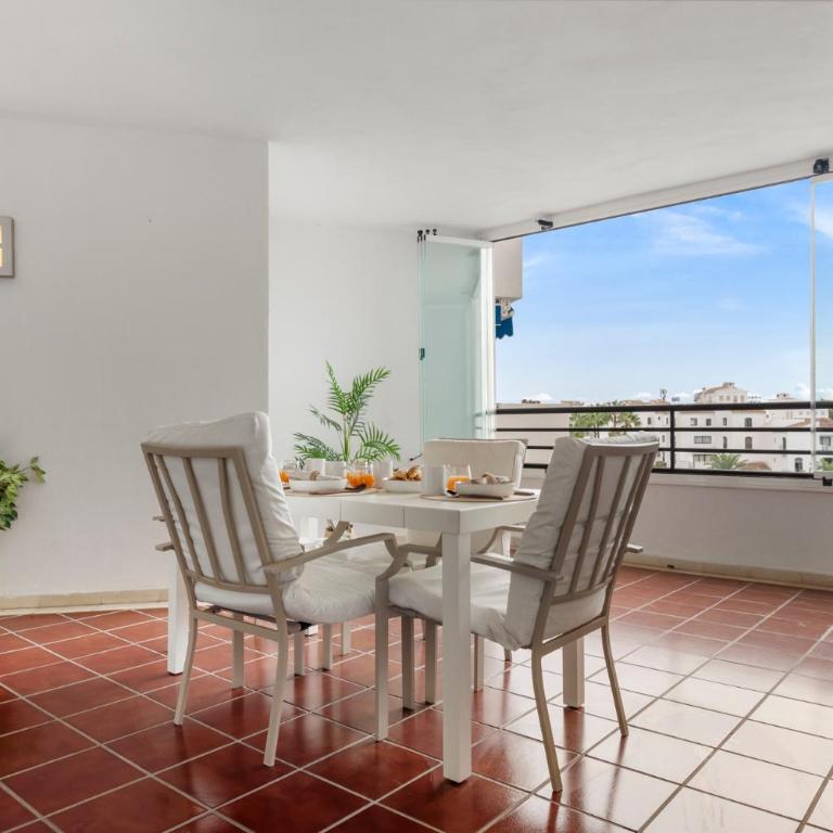 Cozy beach apartment at best location - Two-Bedroom Apartment - 4