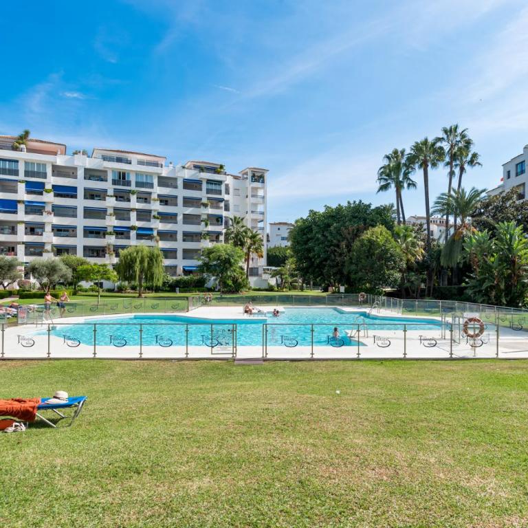 Cozy beach apartment at best location - Two-Bedroom Apartment - 32