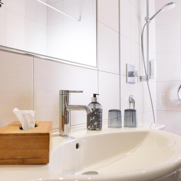 Gästehaus Pilz Schladming - Dreibettzimmer mit Balkon - 7
