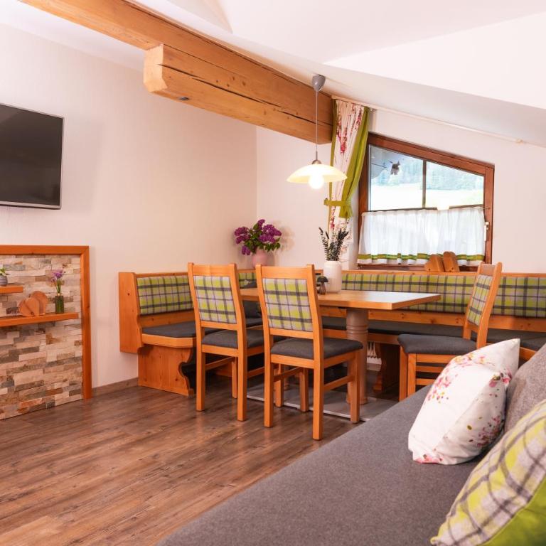 Gästehaus Pilz Schladming - Apartment mit 2 Schlafzimmern und Balkon - 2
