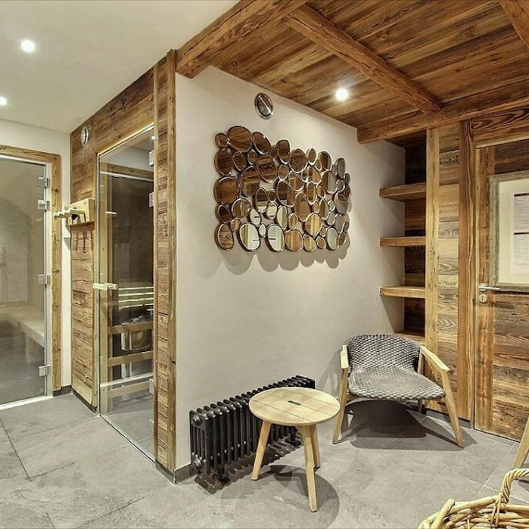 ARC 1950, Appartement 6 couchages, Exposition Ouest, Vue Montagne, Sauna Hammam Jacuzzi, Salle de fitness, Piscine extérieure chauffée Vue MontBlanc - Appartement 1 Chambre avec Balcon et Vue sur les Montagnes - 17