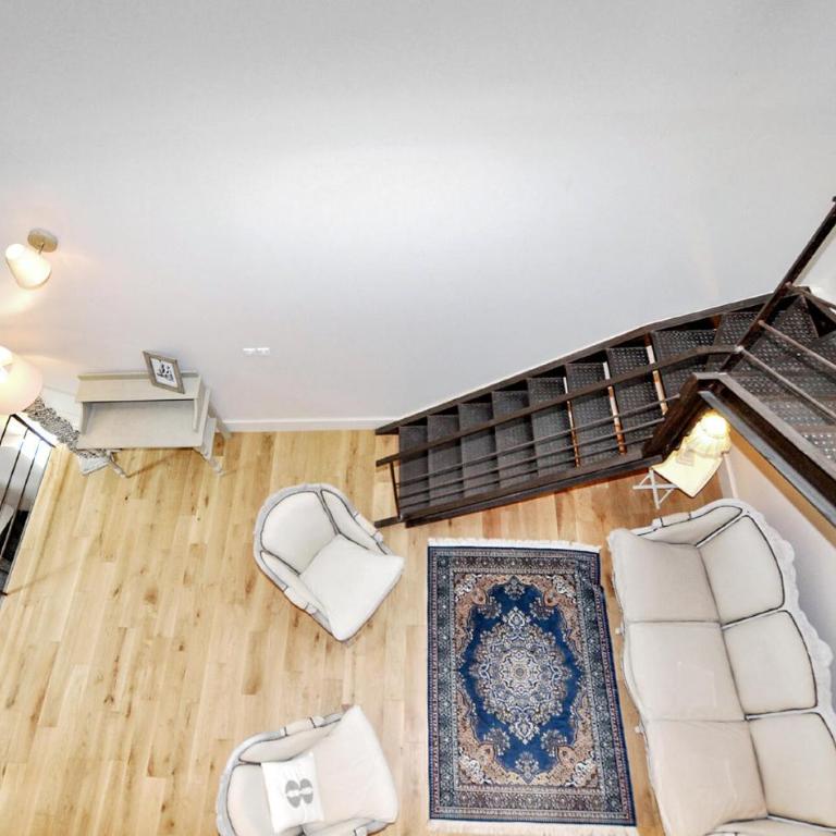 Awesome Home In Narbonne With Private Swimming Pool, Can Be Inside Or Outside - Maison de Vacances Six Chambres - 6