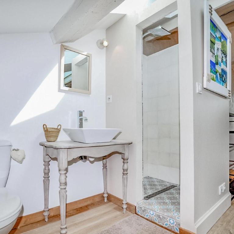 Awesome Home In Narbonne With Private Swimming Pool, Can Be Inside Or Outside - Maison de Vacances Six Chambres - 29
