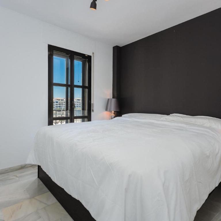 Modern Luxury 2B Apt in Puerto Banus - Two-Bedroom Apartment - 5