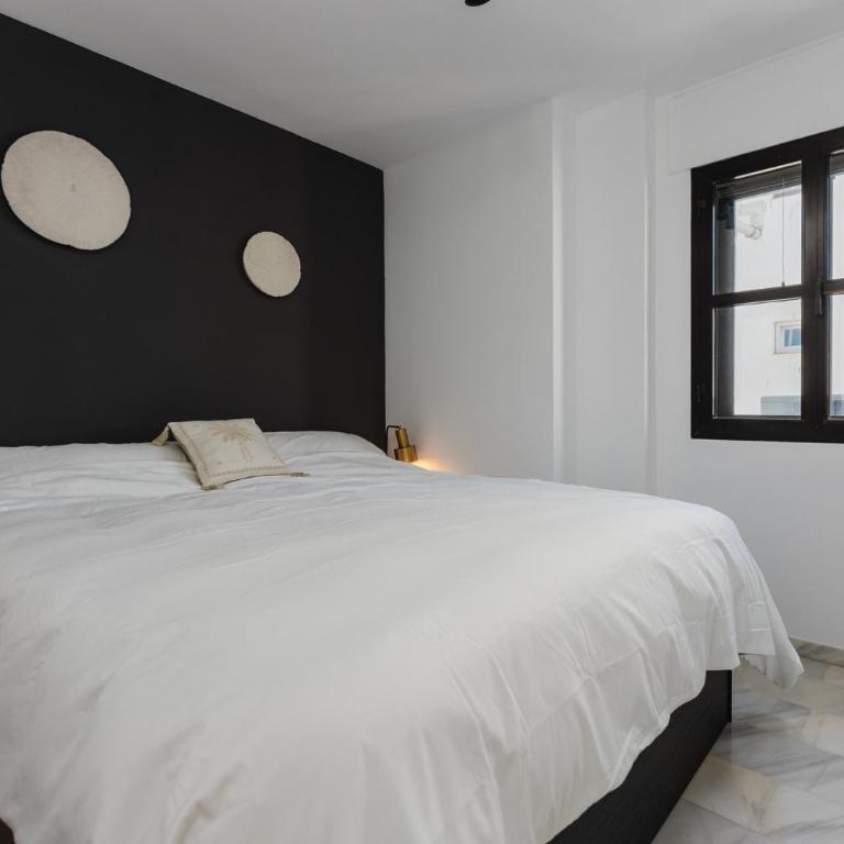 Modern Luxury 2B Apt in Puerto Banus - Two-Bedroom Apartment - 6