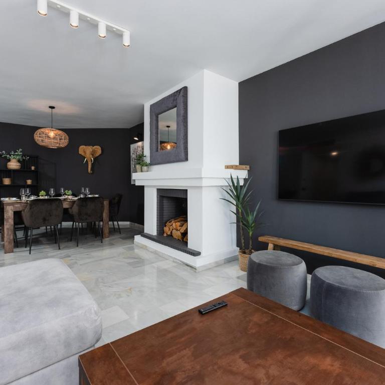 Modern Luxury 2B Apt in Puerto Banus - Two-Bedroom Apartment - 9