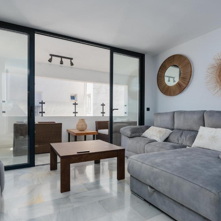 Modern Luxury 2B Apt in Puerto Banus - Two-Bedroom Apartment - 15
