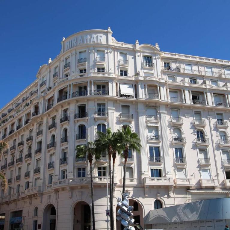 204 - Cannes La Croisette - Studio face mer avec balcon - Studio - Vue sur Mer - 6