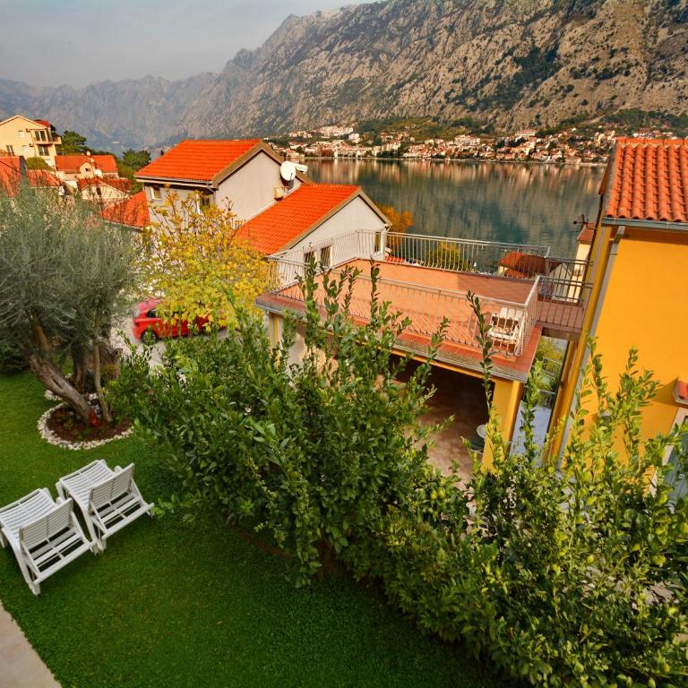 Apartments Andrija - Two-Bedroom Apartment with Balcony and Sea View - 13