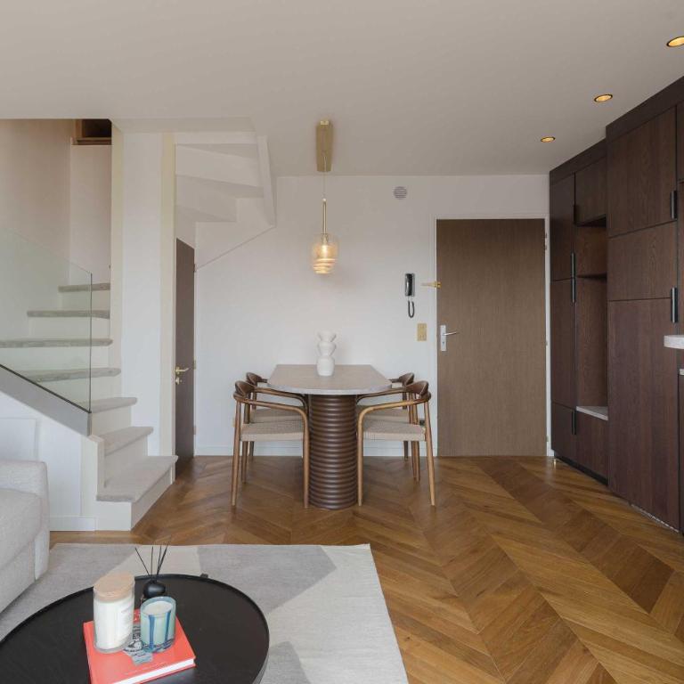 High-end 2 bedroom duplex with parking Place Morny - Appartement 1 Chambre - 10