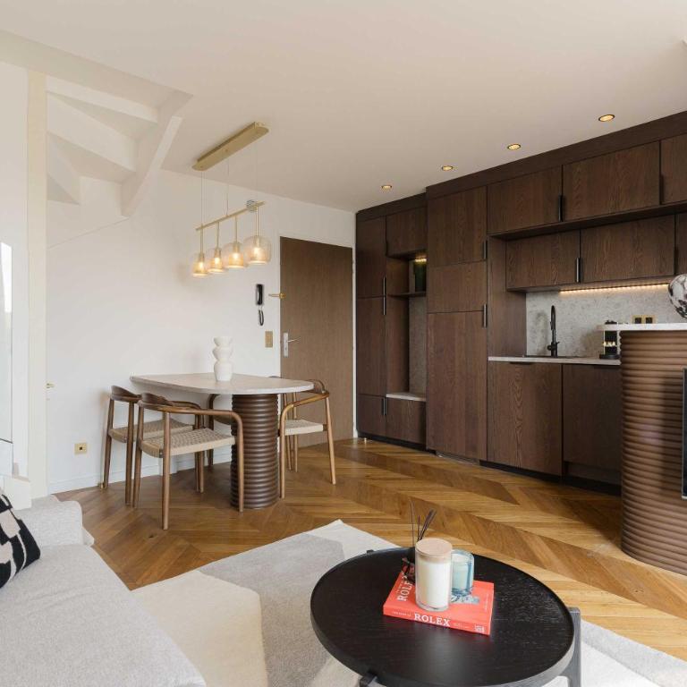 High-end 2 bedroom duplex with parking Place Morny - Appartement 1 Chambre - 9