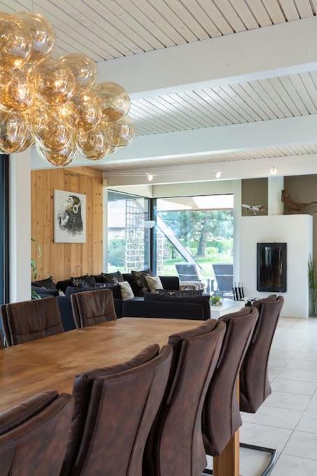 Venez Chez Vous Le Clos des Belhiardes - Villa - 32