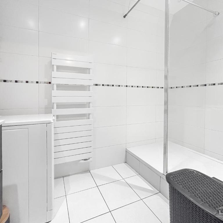 Loft Lumineux Proche de la Cathédrale - One-Bedroom Apartment - 30