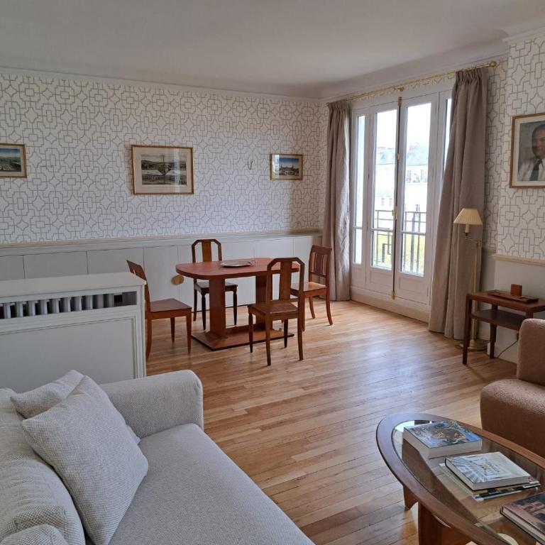 Bright & elegant appartment with view over Invalides, near St Germain des Prés - Appartement avec Vue et Balcon - 4