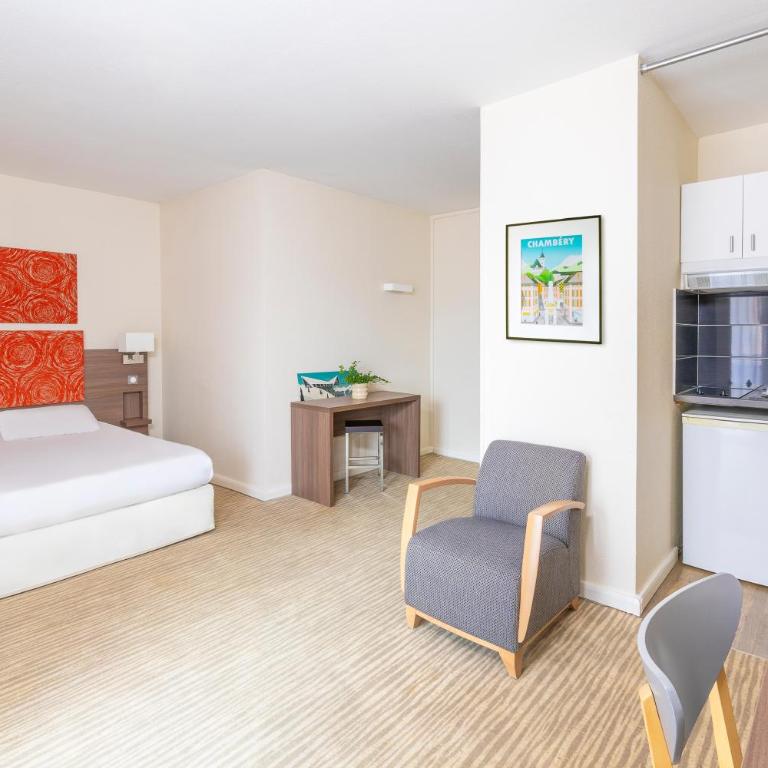 Kyriad Chambéry Centre - Hôtel et Résidence - Chambre Double Supérieure - 4