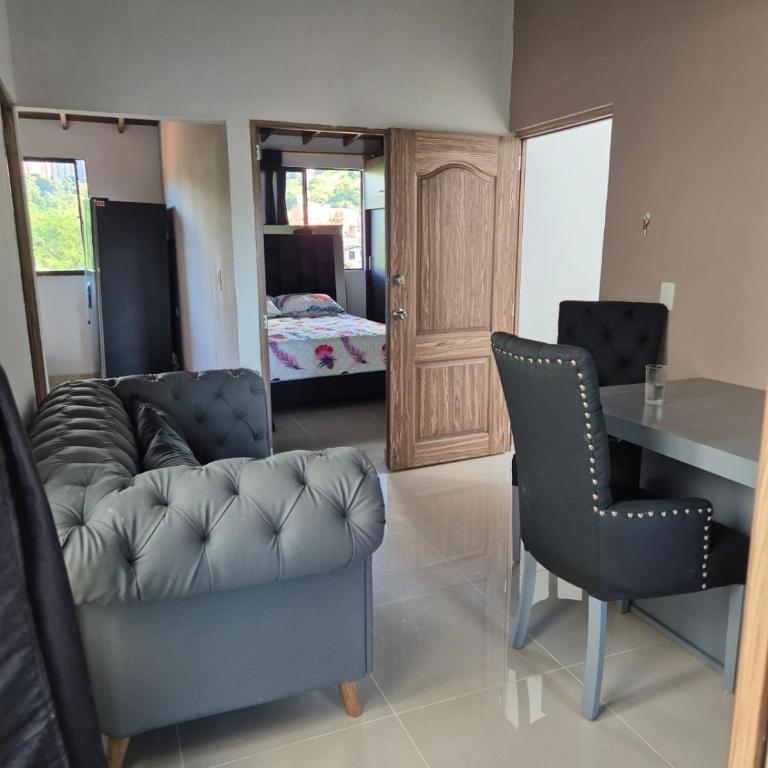 GIGANTE y ELEGANTE APARTAMENTO UNIFAMILIAR - Dúplex - 33