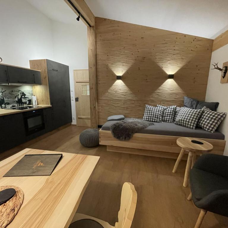 Stadl Lodge Hinterstein - Skipass im Winter und Bergbahnen im Sommer inklusive - Apartment mit 2 Schlafzimmern und Bergblick - 6