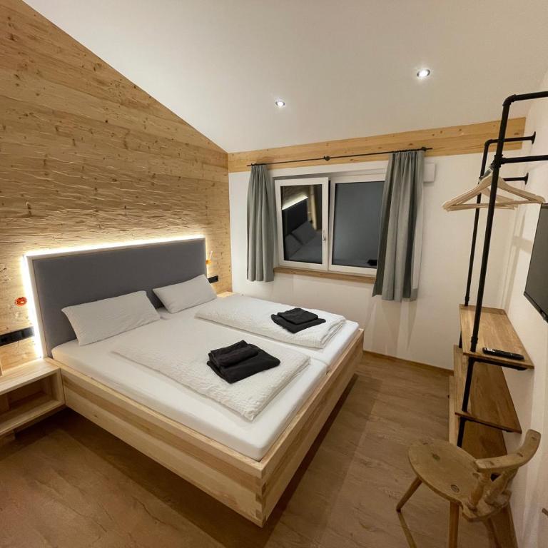 Stadl Lodge Hinterstein - Skipass im Winter und Bergbahnen im Sommer inklusive - Apartment mit 2 Schlafzimmern und Bergblick - 6
