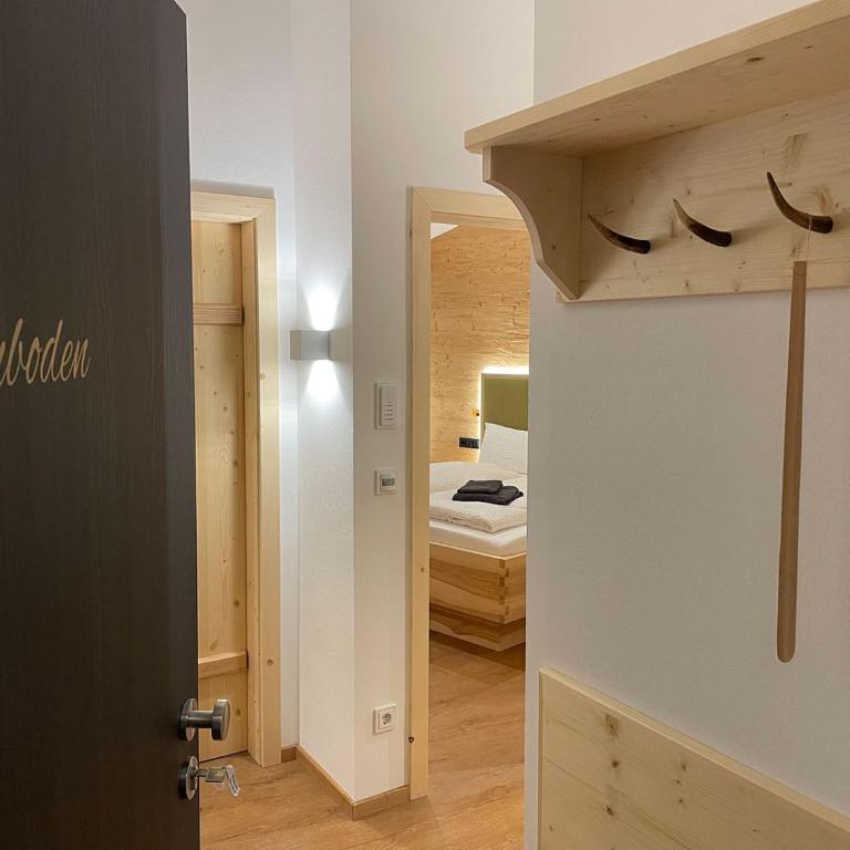 Stadl Lodge Hinterstein - Skipass im Winter und Bergbahnen im Sommer inklusive - Apartment mit 2 Schlafzimmern und Bergblick - 9