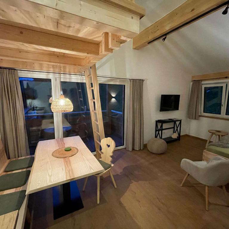 Stadl Lodge Hinterstein - Skipass im Winter und Bergbahnen im Sommer inklusive - Apartment mit 2 Schlafzimmern und Bergblick - 17