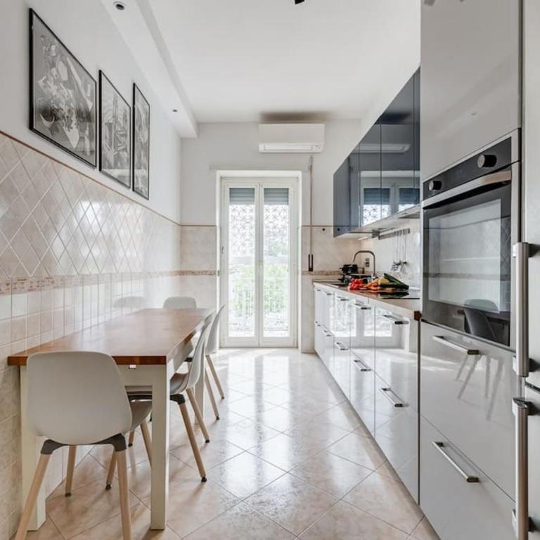 BDC - Rome, Open City! 3-BDR! - Apartment mit 2 Schlafzimmern - 45