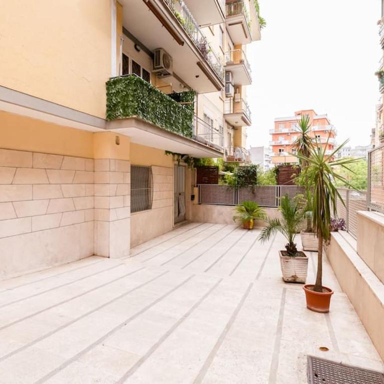 BDC - Rome, Open City! 3-BDR! - Apartment mit 2 Schlafzimmern - 100