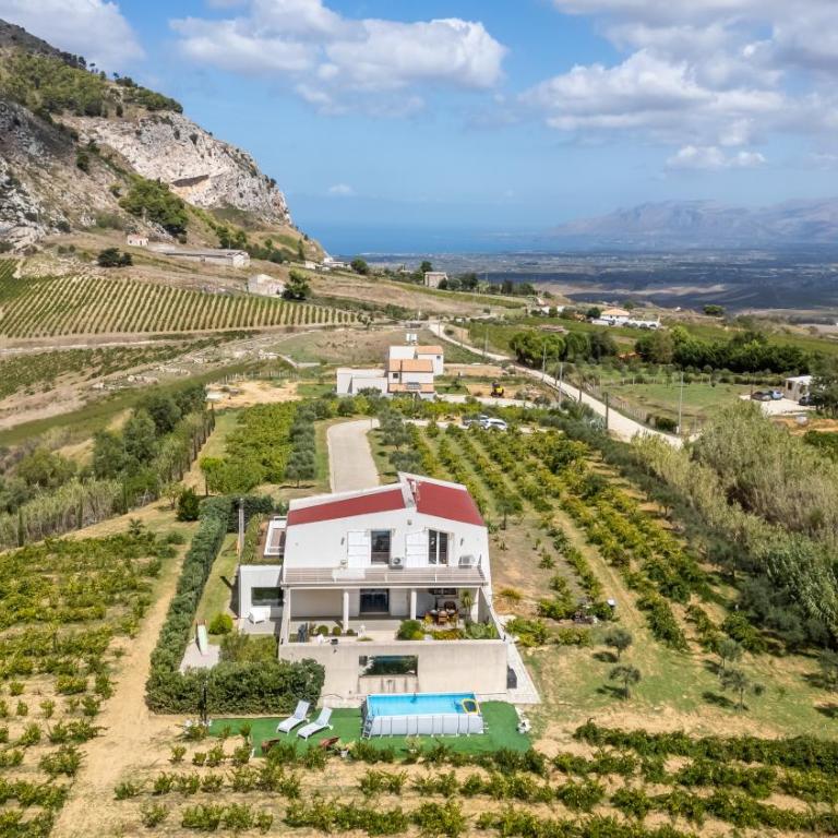 Villa Bonifato alloggo a uso turistico vista sulle campagne e sul mare siciliano - Villa - 4