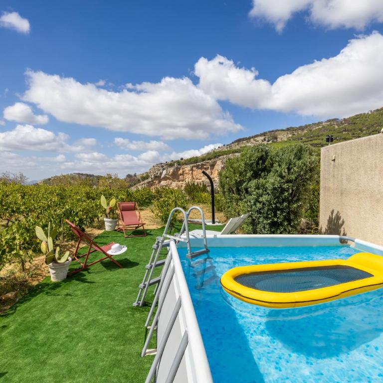 Villa Bonifato alloggo a uso turistico vista sulle campagne e sul mare siciliano - Villa - 5