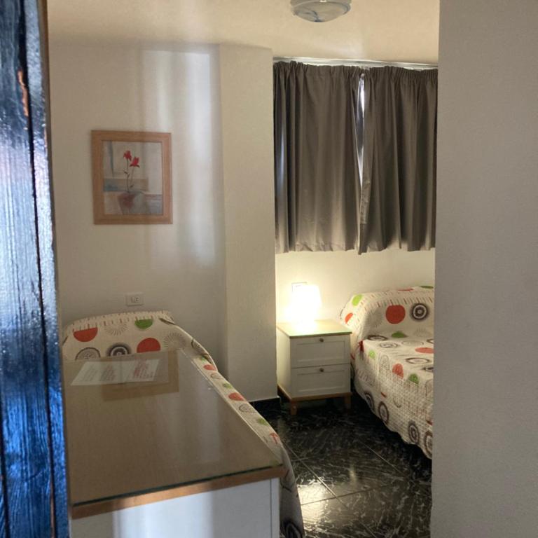 2-Bed Apartment in Arona Sleeps 5 w Outdoor Pool - Apartment - 8