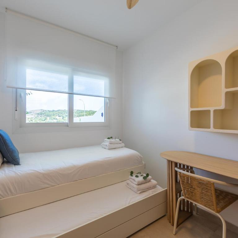 Large garden with countryside views, pool & WIFI - Apartamento de 2 dormitorios con vistas a la montaña - 43