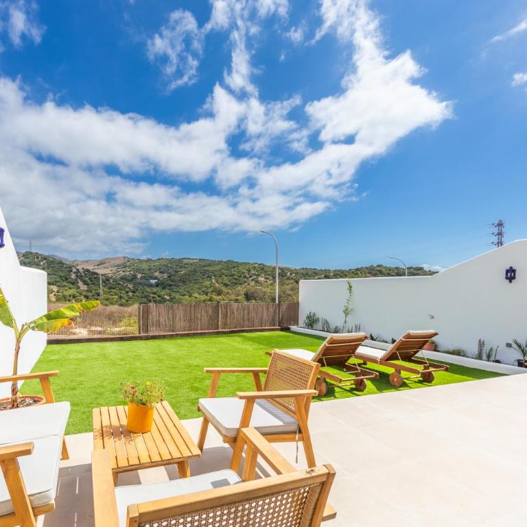 Large garden with countryside views, pool & WIFI - Apartamento de 2 dormitorios con vistas a la montaña - 37