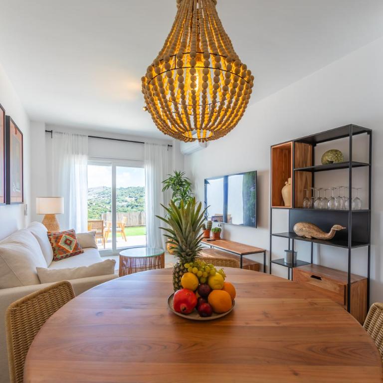 Large garden with countryside views, pool & WIFI - Apartamento de 2 dormitorios con vistas a la montaña - 32