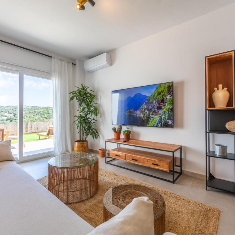 Large garden with countryside views, pool & WIFI - Apartamento de 2 dormitorios con vistas a la montaña - 20