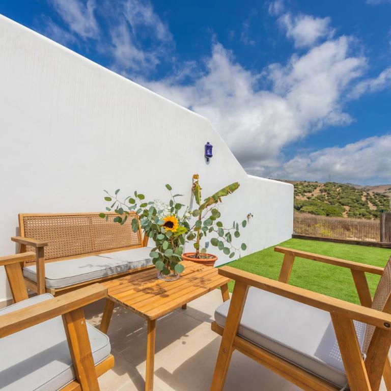 Large garden with countryside views, pool & WIFI - Apartamento de 2 dormitorios con vistas a la montaña - 22
